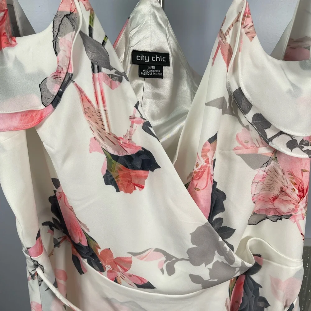 NWT City Chic White Floral Cold Shoulder Maxi Dress in Pink Lily Size 18 - Picture 7 of 10